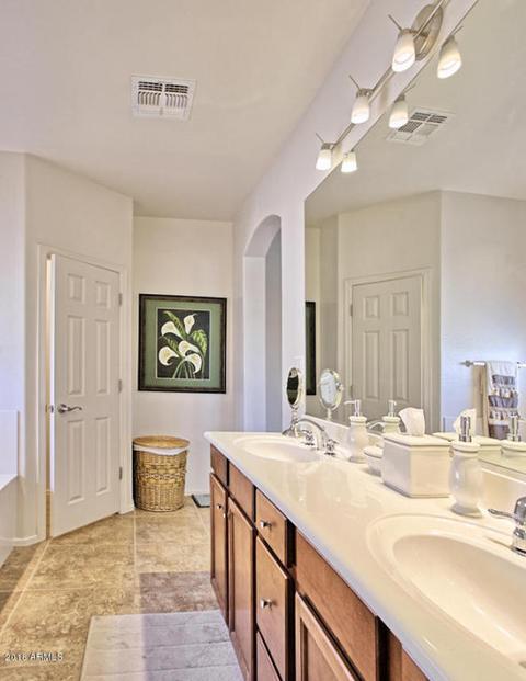 3071 E Ridgewood Ln, Gilbert, AZ 85298 photo 11
