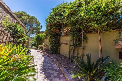 806 E Becker Ln, Phoenix, AZ 85020 photo 3