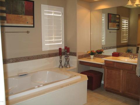 3976 E Hummingbird Ln, Phoenix, AZ 85050 photo 16