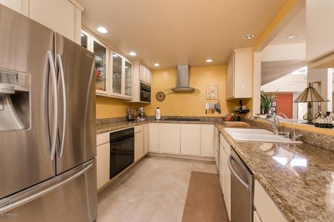 5651 N Echo Canyon Cir, Phoenix, AZ 85018 photo 13