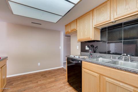 513 E Monte Way, Phoenix, AZ 85042 photo 8
