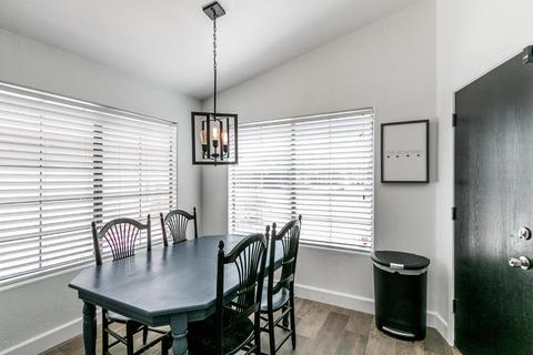 672 S Bahama Dr, Gilbert, AZ 85296 photo 4