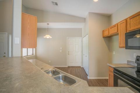 2606 E Pecan Rd, Phoenix, AZ 85040 photo 2