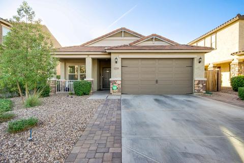 2704 E Hickory St, Gilbert, AZ 85298 photo 4