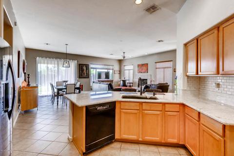 2042 E Valencia Dr, Phoenix, AZ 85042 photo 4