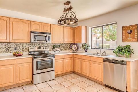 2026 E Patrick Ln, Phoenix, AZ 85024 photo 3