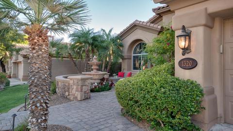 1320 E Desert Flower Ln, Phoenix, AZ 85048 photo 4