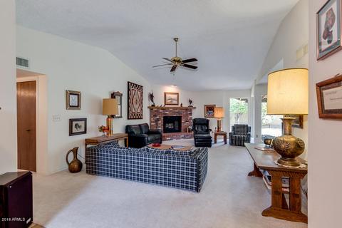 2305 E Leonora St, Mesa, AZ 85213 photo 4
