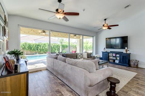 10725 E Pivitol Ave, Mesa, AZ 85212 photo 2