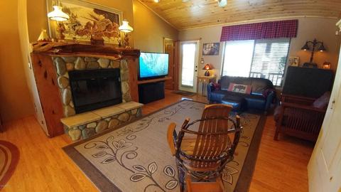 2658 Lodge Loop, Overgaard, AZ 85933 photo 12