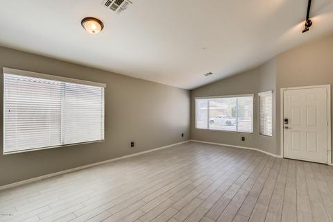 186 W Shannon St, Gilbert, AZ 85233 photo 4
