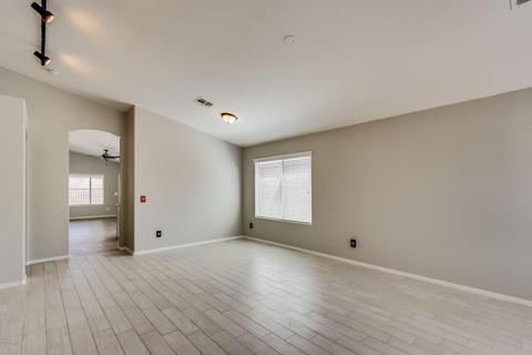186 W Shannon St, Gilbert, AZ 85233 photo 3