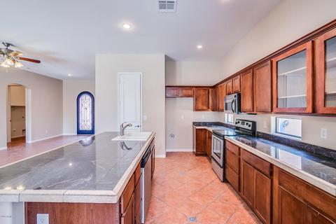 1555 E Kings Ct, Gilbert, AZ 85234 photo 3