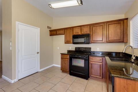 216 E Leah Ln, Gilbert, AZ 85234 photo 9