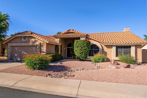 1426 W Iris Dr, Gilbert, AZ 85233 photo 1