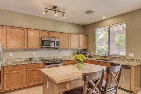 4115 E Lariat Ln, Phoenix, AZ 85050 photo 11