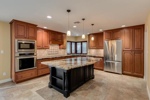 16218 N 9th Pl, Phoenix, AZ 85022 photo 1