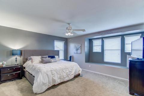 998 S Hawk Ln, Gilbert, AZ 85296 photo 4