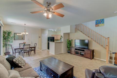 998 S Hawk Ln, Gilbert, AZ 85296 photo 2