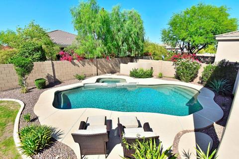 4908 Estevan Rd, Phoenix, AZ 85054 photo 1