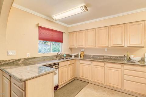215 W Harmont Dr, Phoenix, AZ 85021 photo 6