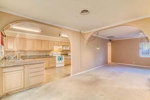 215 W Harmont Dr, Phoenix, AZ 85021 photo 9