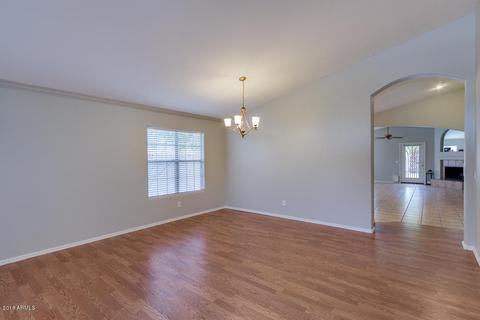 445 S Churchill Dr, Gilbert, AZ 85296 photo 2