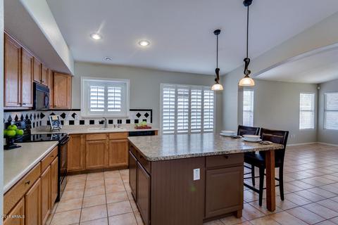 445 S Churchill Dr, Gilbert, AZ 85296 photo 3