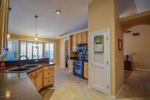 6234 E Camelot Dr, Mesa, AZ 85215 photo 3