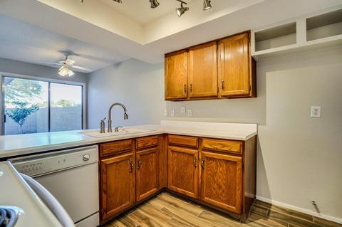 5201 E Tunder Cir, Phoenix, AZ 85044 photo 9