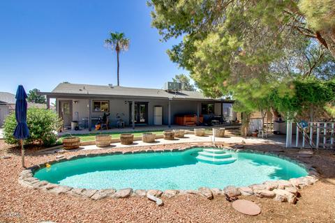 313 E Leah Ln, Gilbert, AZ 85234 photo 4