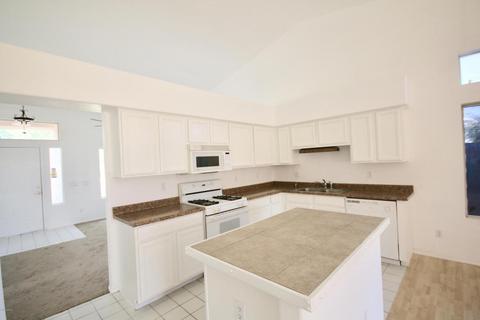 1361 E Tradewind Dr, Gilbert, AZ 85234 photo 7