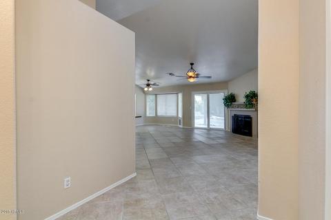 2540 E Taro Ln, Phoenix, AZ 85050 photo 10