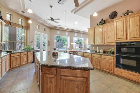 328 E Hampton Ln, Gilbert, AZ 85295 photo 3