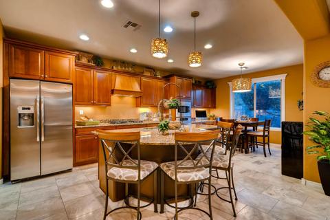 3933 E Half Hitch Pl, Phoenix, AZ 85050 photo 3