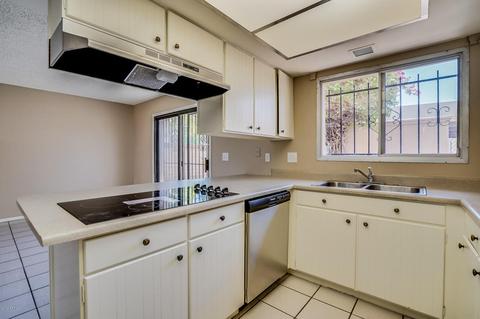 2864 E Clarendon Ave, Phoenix, AZ 85016 photo 6