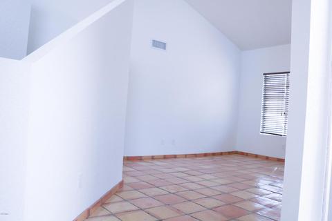 8189 N Streamside Ave, Tucson, AZ 85741 photo 5