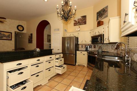 4220 E Bannock Ct, Phoenix, AZ 85044 photo 8