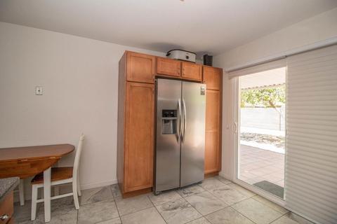 2225 E Waltann Ln, Phoenix, AZ 85022 photo 9