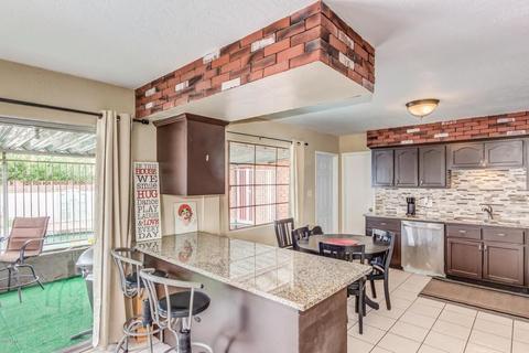 3944 W Cavalier Dr, Phoenix, AZ 85019 photo 4
