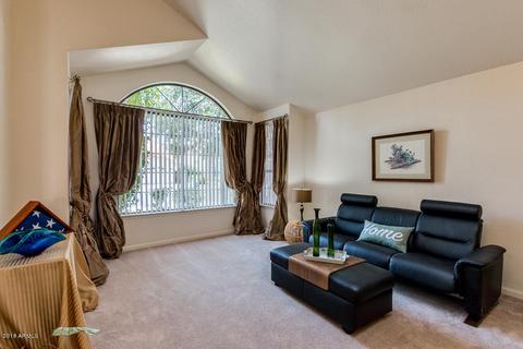 955 W Iris Dr, Gilbert, AZ 85233 photo 4