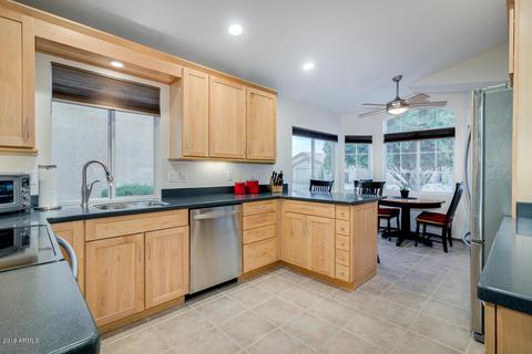 734 E Glenhaven Dr, Phoenix, AZ 85048 photo 2
