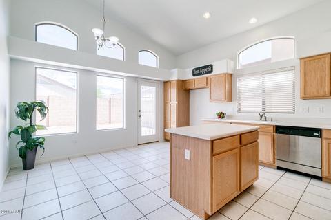 10036 E Capri Ave, Mesa, AZ 85208 photo 8