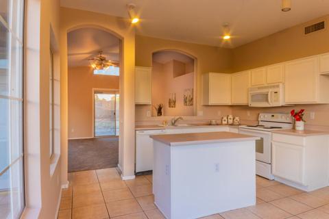47 N Birch St, Gilbert, AZ 85233 photo 3