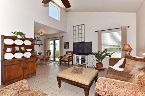 928 E Diamond Dr, Tempe, AZ 85283 photo 2