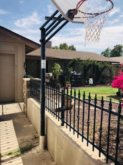 131 E Jacaranda St, Mesa, AZ 85201 photo 2