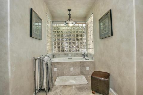 5104 E Palomino Rd, Phoenix, AZ 85018 photo 23