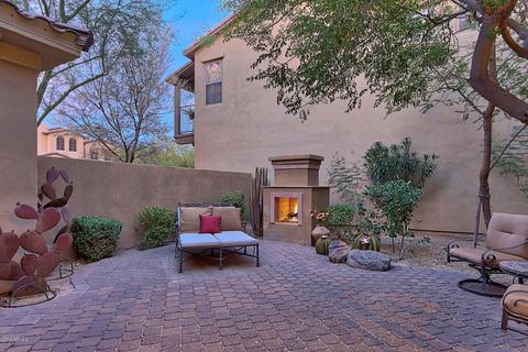 3979 E Crest Ln, Phoenix, AZ 85050 photo 2
