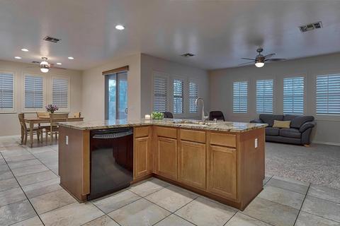 3979 E Crest Ln, Phoenix, AZ 85050 photo 18