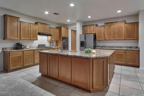 3979 E Crest Ln, Phoenix, AZ 85050 photo 3